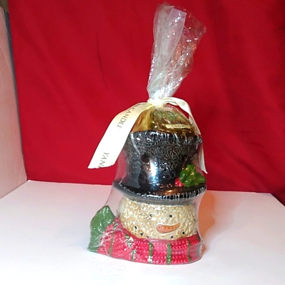 Snowman head, wax tar burner by Yankee Candle New Wrapped,6"by 6", 25.00